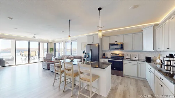$795,000 | 1065 Topsider Lane, Unit 301, Osage Beach, MO 65065