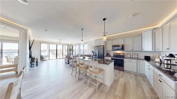 $795,000 | 1065 Topsider Lane, Unit 301, Osage Beach, MO 65065