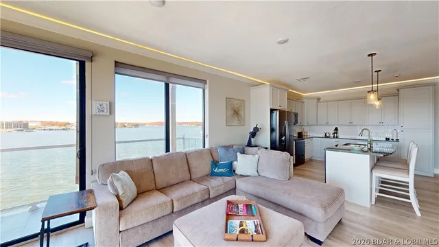 $849,900 | 1065 Topsider Lane, Unit 301, Osage Beach, MO 65065