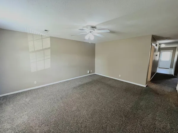 $1,095 | 260 Executive Avenue, Unit A, Clarksville, TN 37042