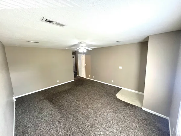 $1,095 | 260 Executive Avenue, Unit A, Clarksville, TN 37042