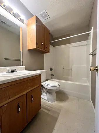 $1,095 | 260 Executive Avenue, Unit A, Clarksville, TN 37042