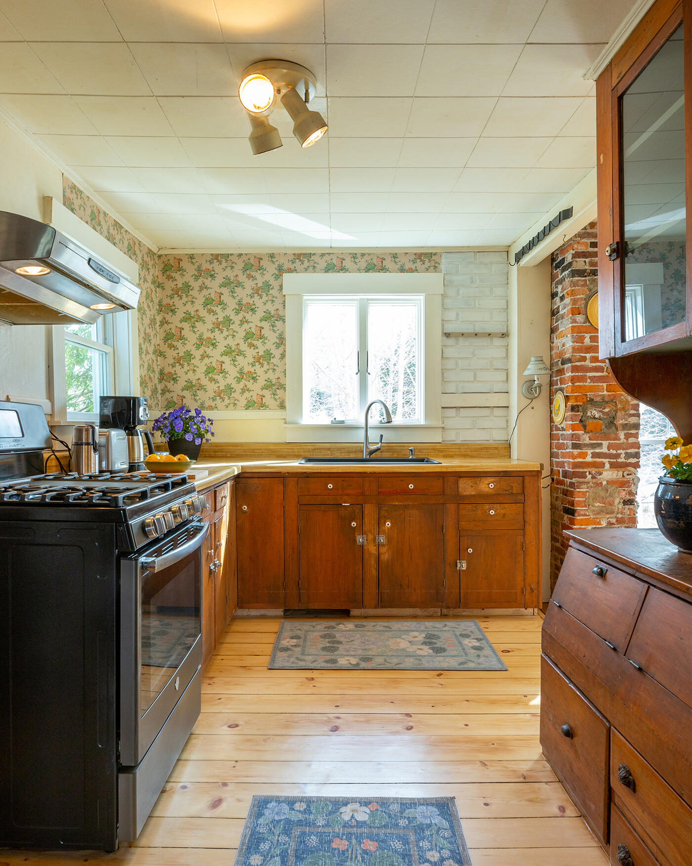 85 Main Street Tenants Harbor, ME 04860 - Photo 13 of 68 IMG_0578