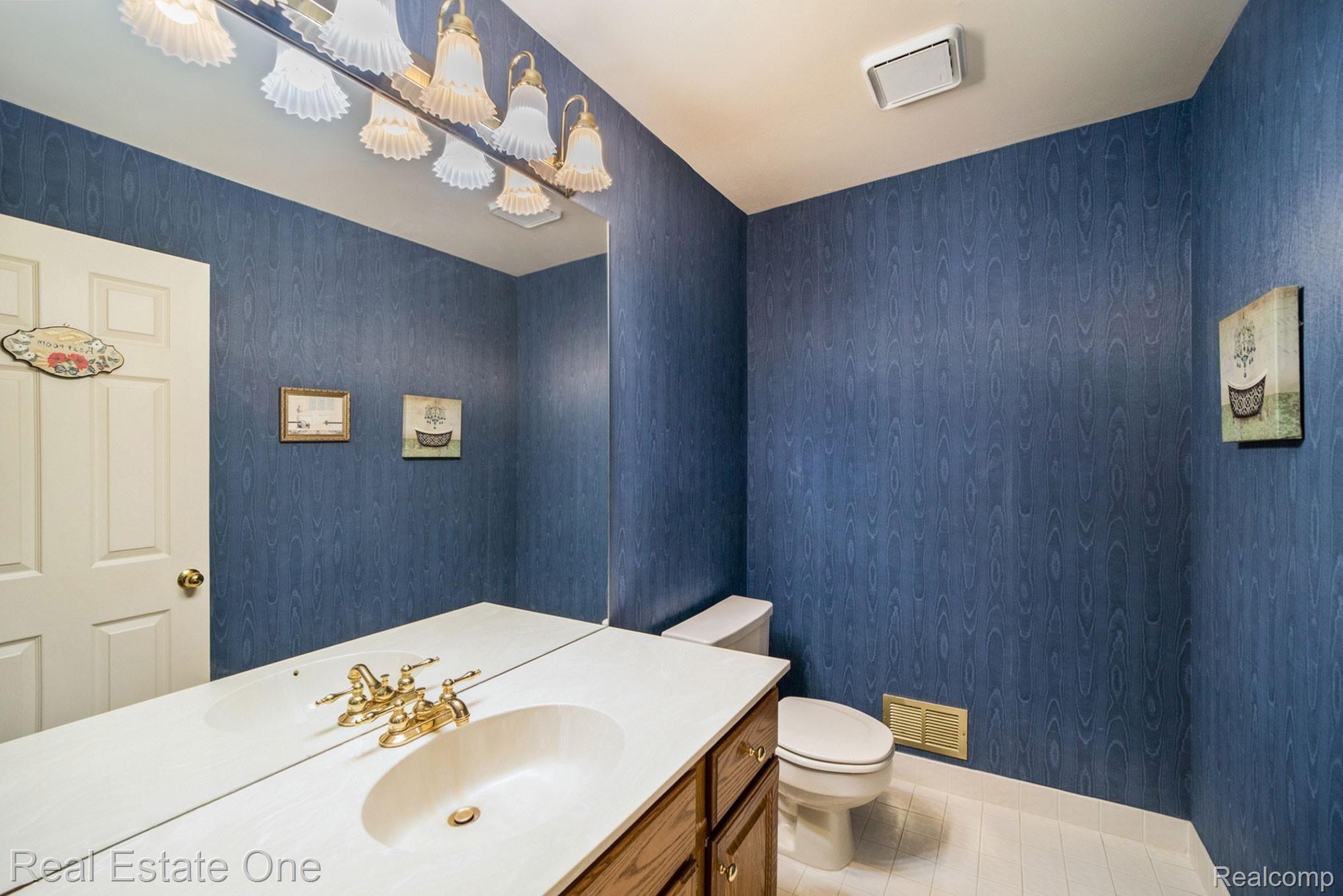 1445 Sandy Ridge Drive Rochester, MI 48306 - Photo 10 of 26 017A3330.jpg