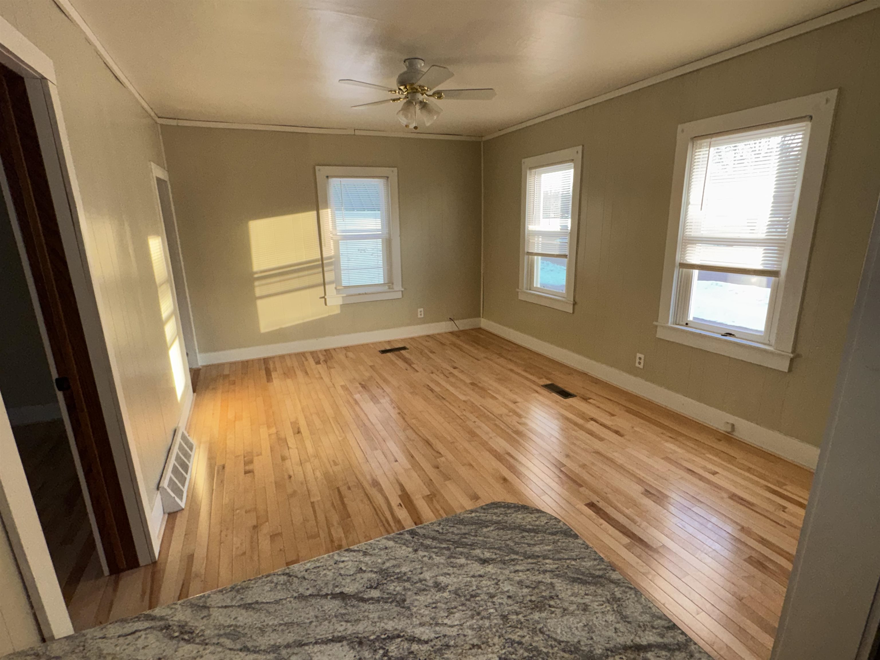 513 North Lafayette Street Shawano, WI 54166 - Photo 5 of 15