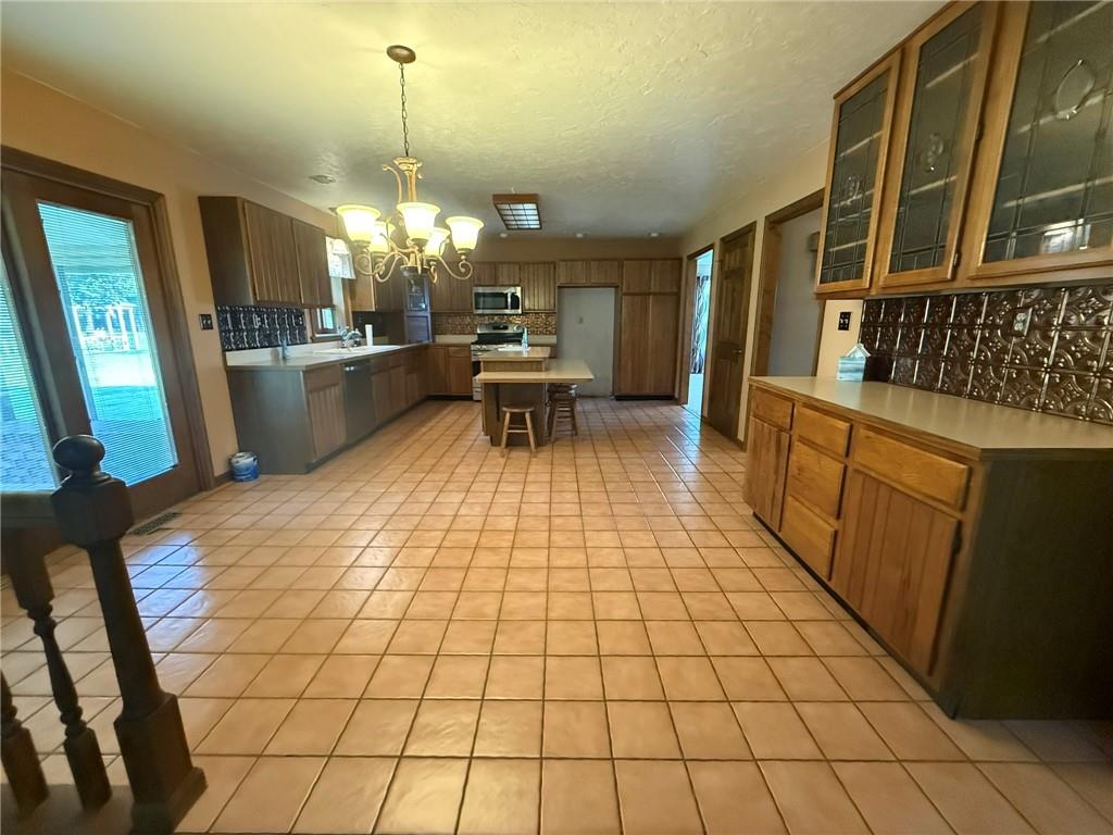 256 Finnin Road New Kensington, PA 15068 - Photo 16 of 44 Kitchen/dining area