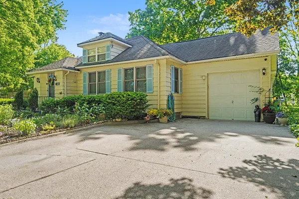 $299,900 | 24 Sherman, Galesburg, MI 49053