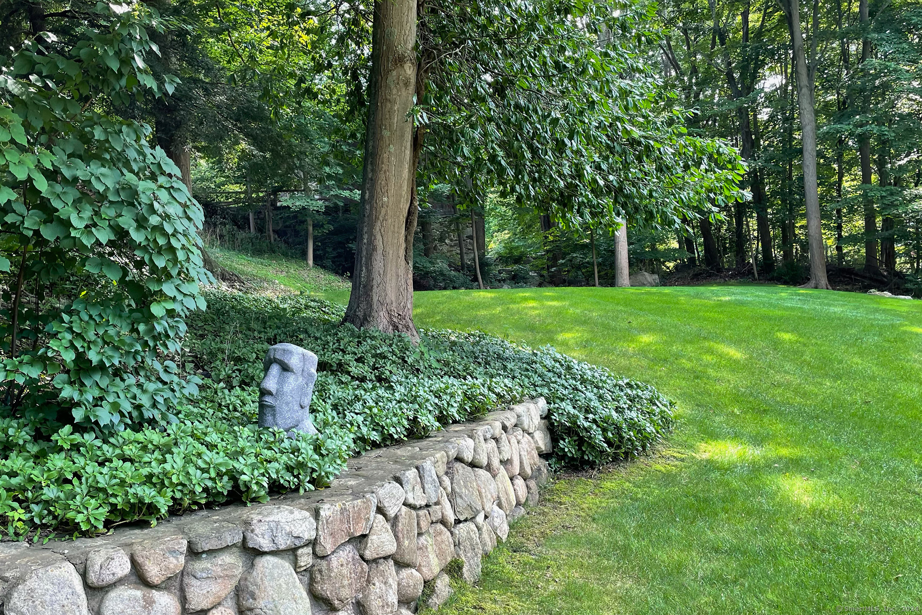 118 Lyons Plain Road Weston, CT 06883 - Photo 10 of 17