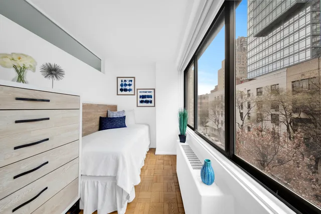 $850,000 | 345 East 73rd Street, Unit 5E | Lenox Hill