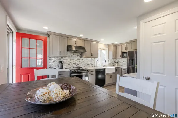 $418,000 | 7 Ivy Lane, Danbury, CT 06811