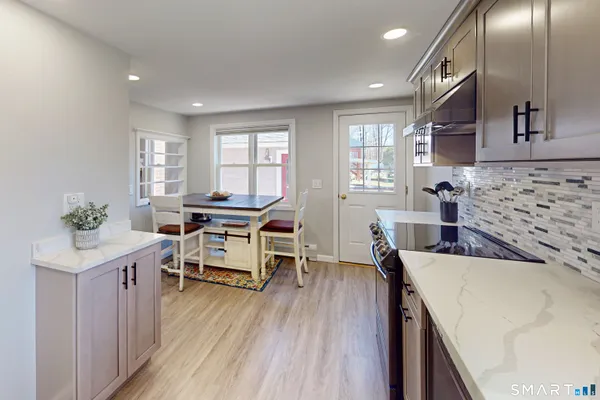 $418,000 | 7 Ivy Lane, Danbury, CT 06811