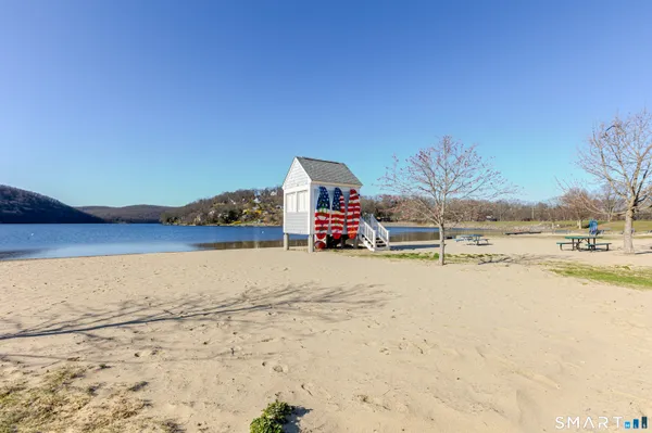 $418,000 | 7 Ivy Lane, Danbury, CT 06811