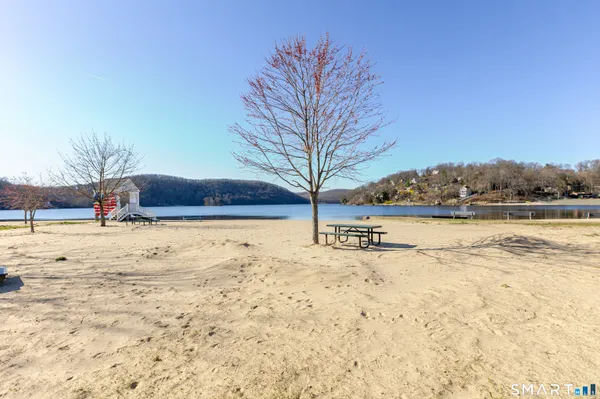 $418,000 | 7 Ivy Lane, Danbury, CT 06811