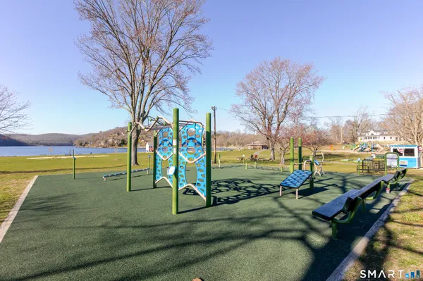 $418,000 | 7 Ivy Lane, Danbury, CT 06811