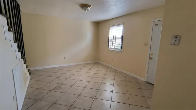 $850 | 1116 Crape Myrtle Lane, Unit 20, Harvey, LA 70058