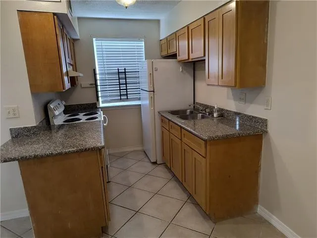 $850 | 1116 Crape Myrtle Lane, Unit 20, Harvey, LA 70058