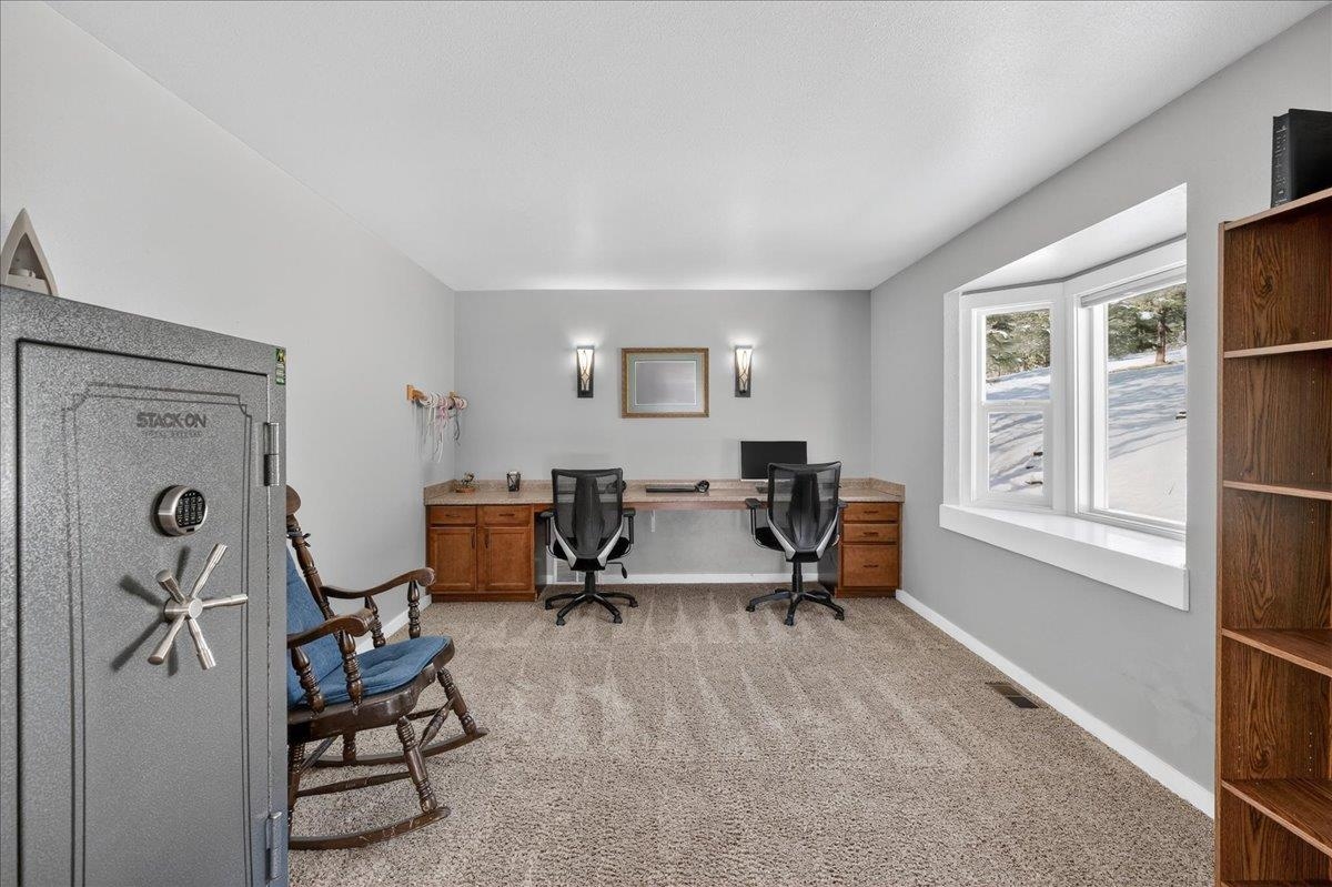 6802 South Conklin Road Greenacres, WA 99016 - Photo 16 of 49