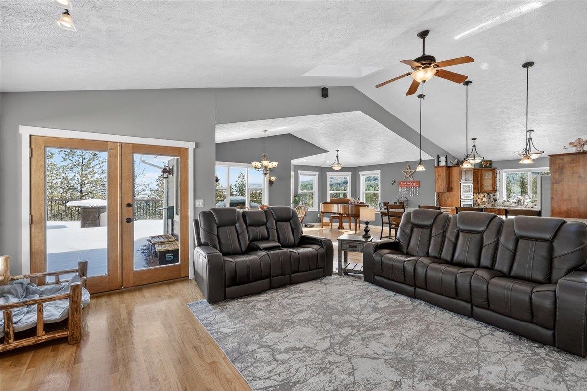 6802 South Conklin Road Greenacres, WA 99016 - Photo 10 of 49