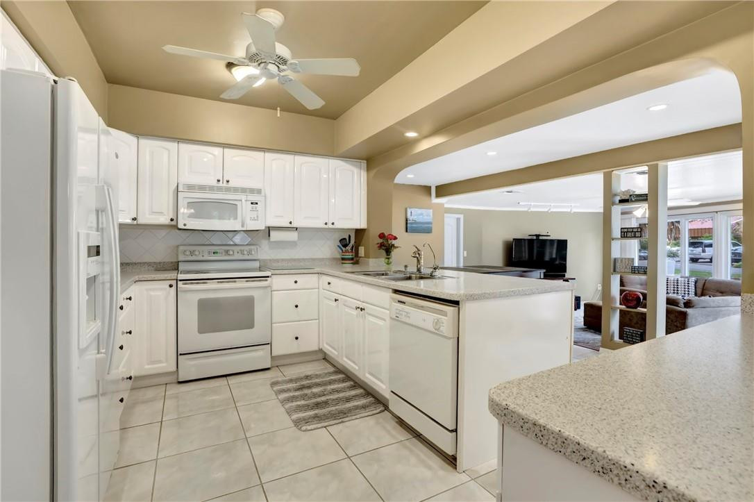 3410 Robbins Road Pompano Beach, FL 33062 - Photo 8 of 38 Photo 8