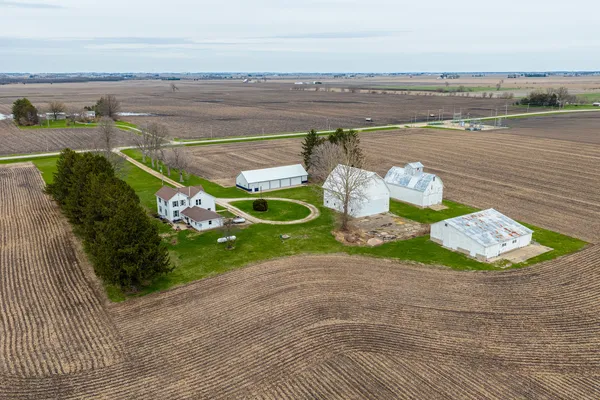 $379,900 | 16606 West Backbone Road, Princeton, IL 61356