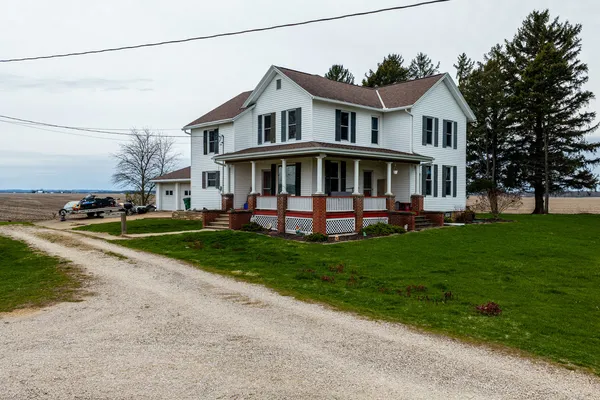 $379,900 | 16606 West Backbone Road, Princeton, IL 61356