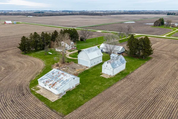 $379,900 | 16606 West Backbone Road, Princeton, IL 61356