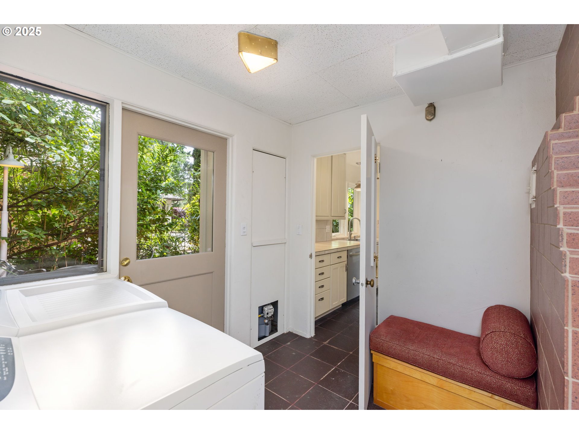 589 Ridgeway Road Lake Oswego, OR 97034 - Photo 24 of 40