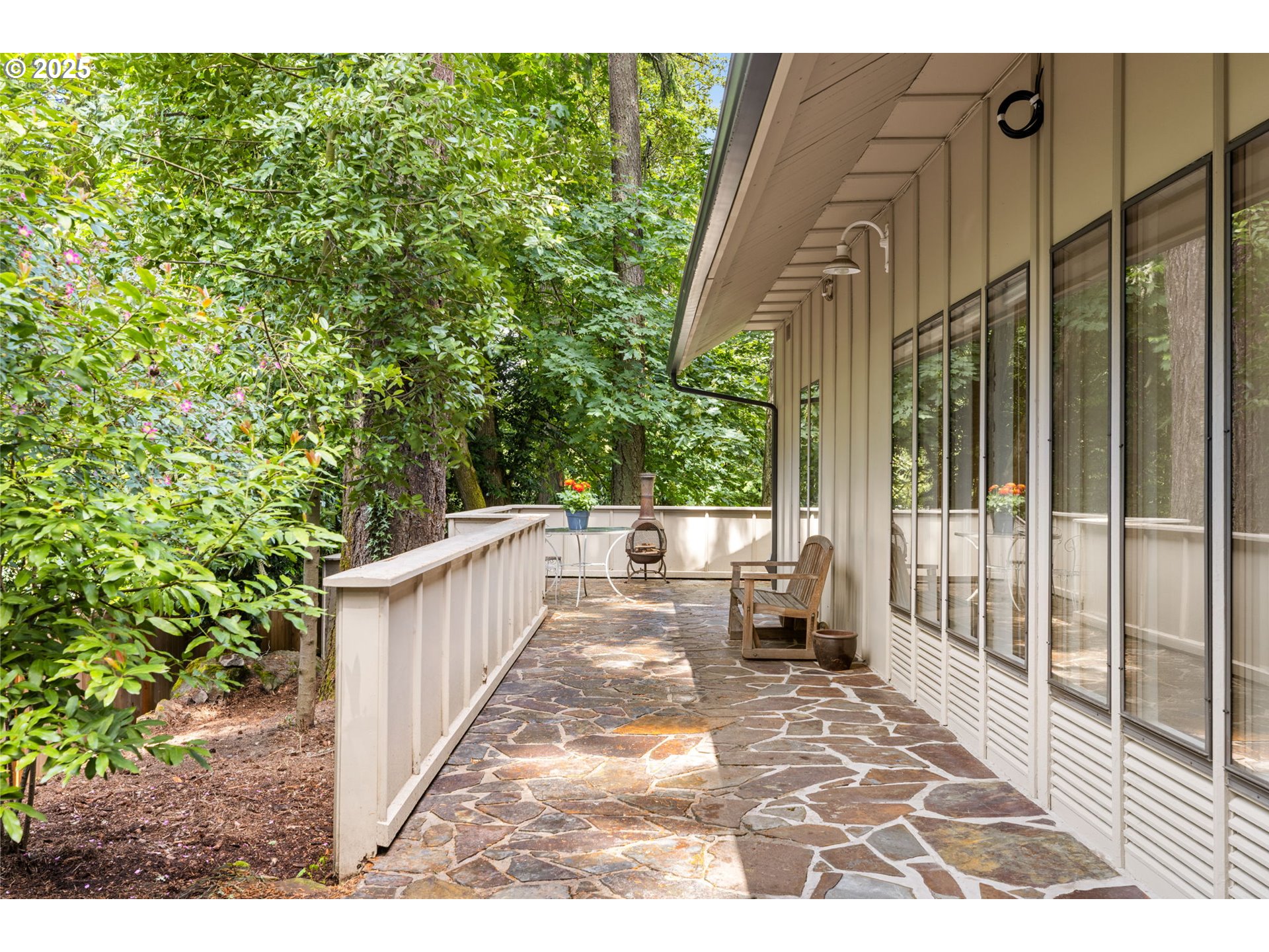 589 Ridgeway Road Lake Oswego, OR 97034 - Photo 32 of 40