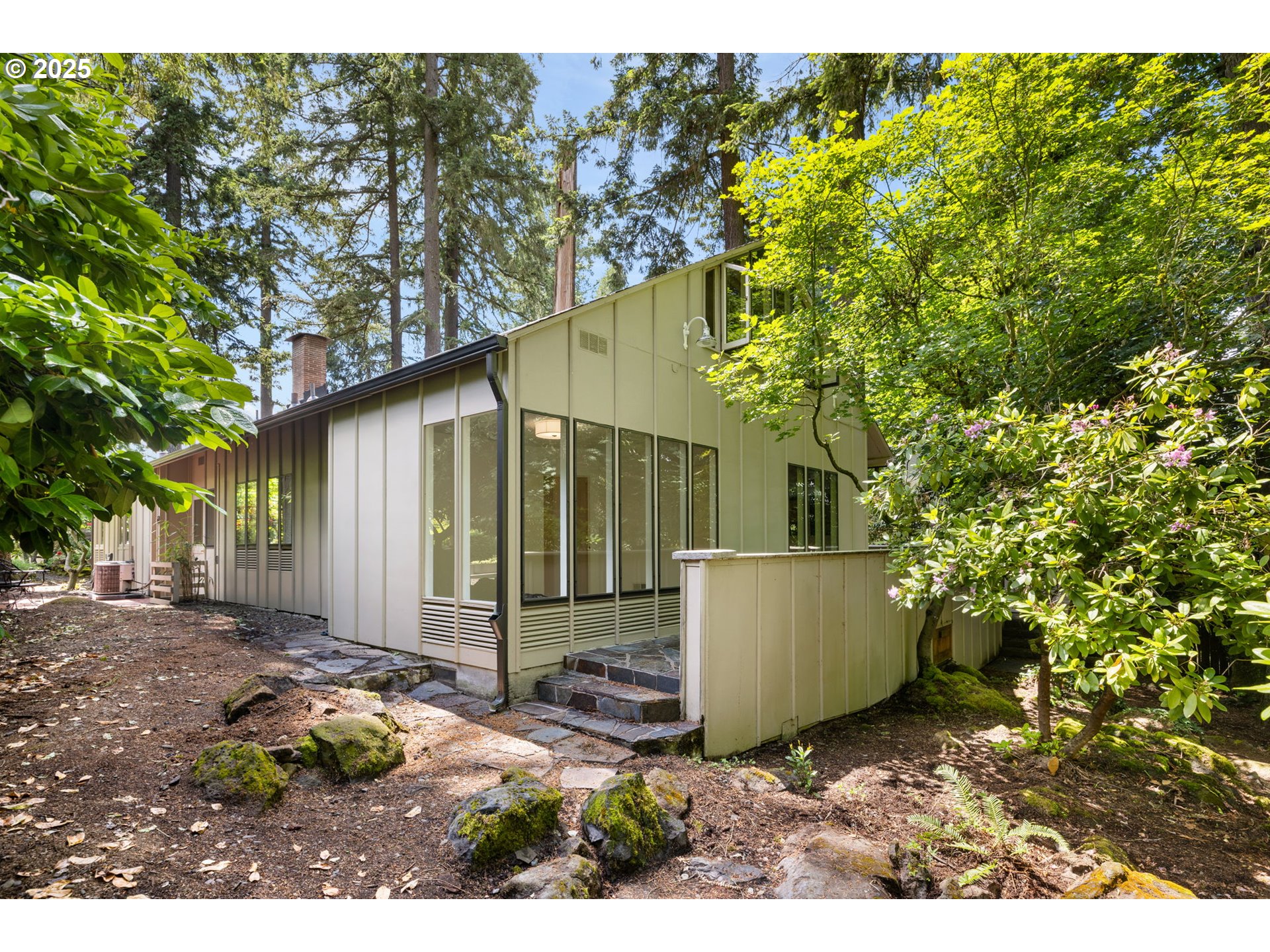 589 Ridgeway Road Lake Oswego, OR 97034 - Photo 36 of 40