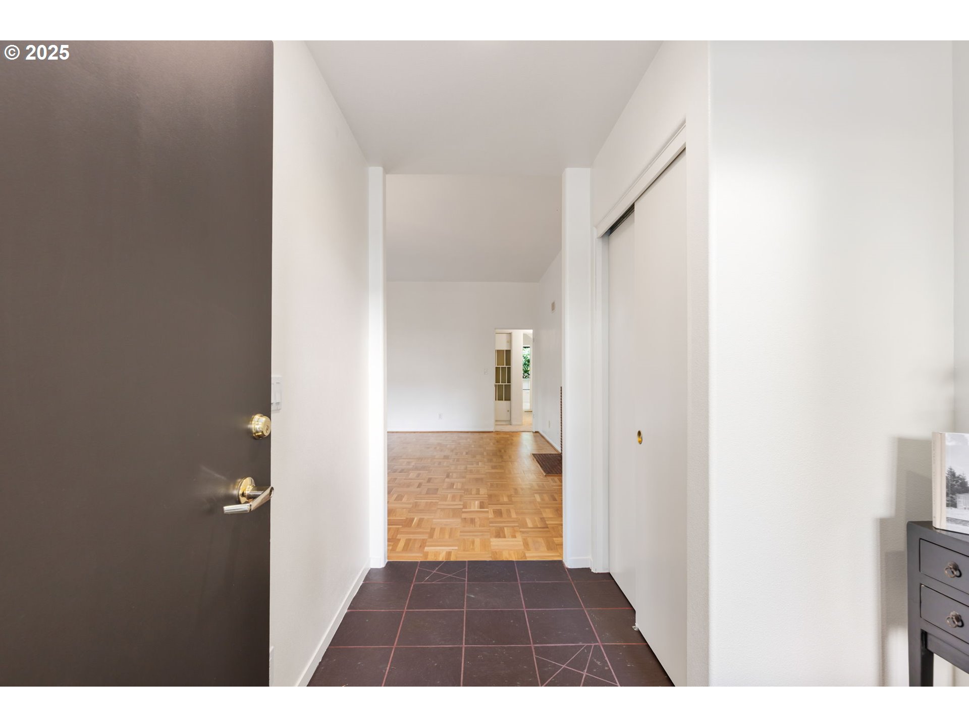 589 Ridgeway Road Lake Oswego, OR 97034 - Photo 4 of 40