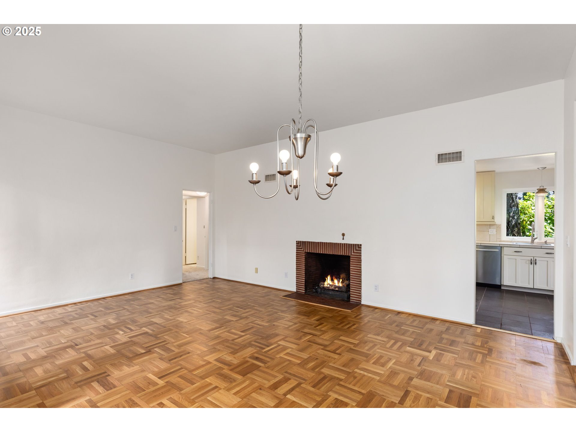 589 Ridgeway Road Lake Oswego, OR 97034 - Photo 8 of 40