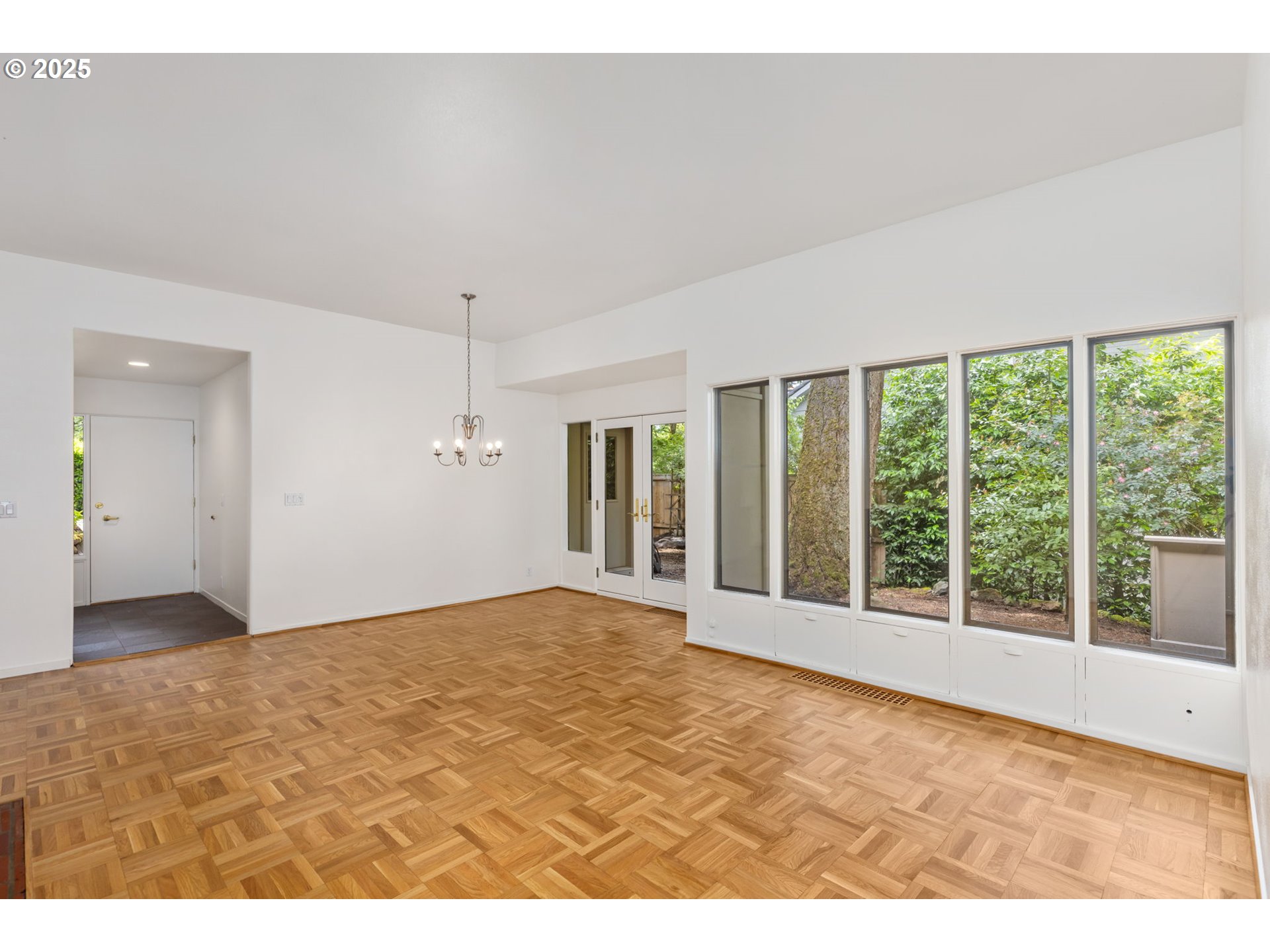 589 Ridgeway Road Lake Oswego, OR 97034 - Photo 9 of 40