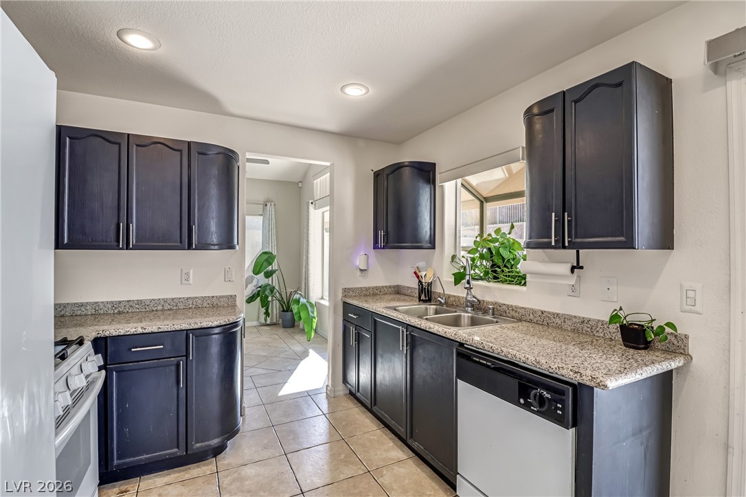 7237 Eaglegate Street Las Vegas, NV 89131 - Photo 13 of 40