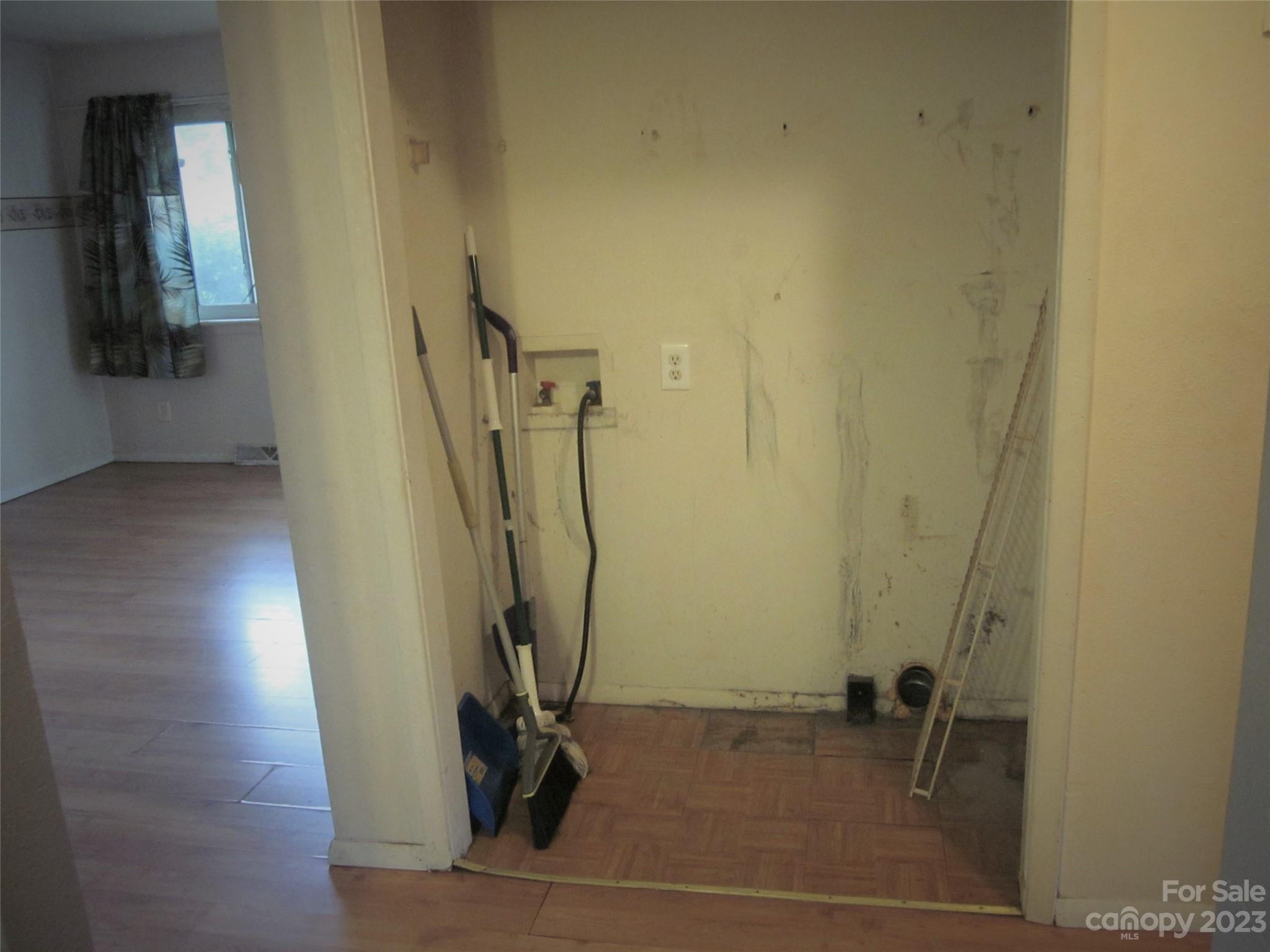 4229 Tillman Road Charlotte, NC 28208 - Photo 8 of 16 Gallery Image 8