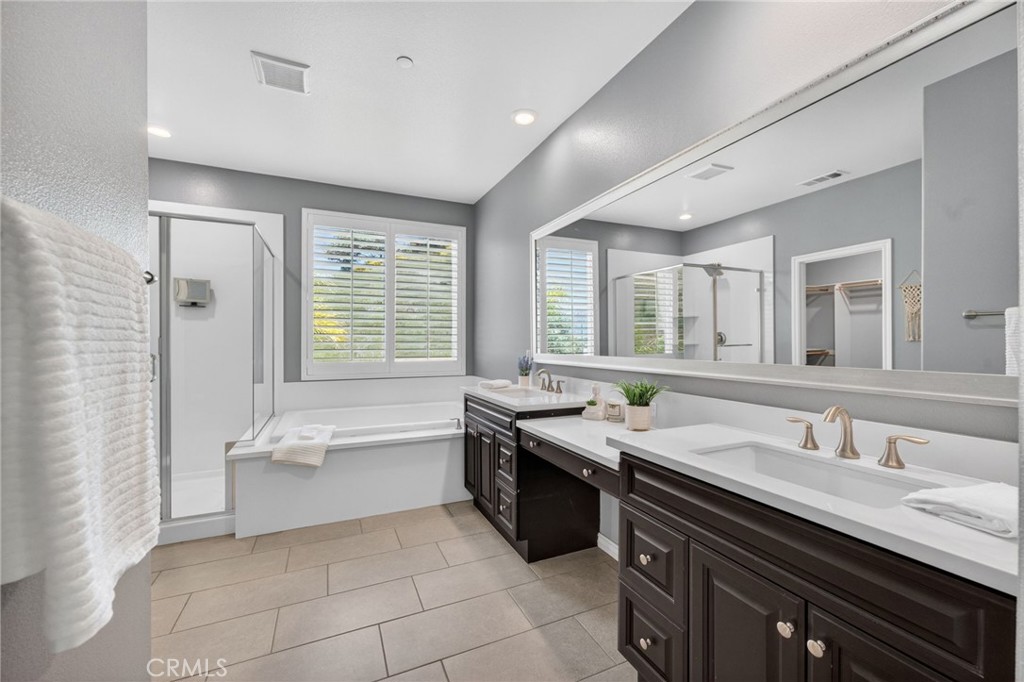 33320 Kilroy Road Temecula, CA 92592 - Photo 25 of 75 Primary Bath