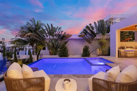 $9,990,000 | 769 Northeast 77th Terrace, Miami, FL 33138