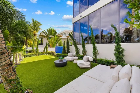 $9,990,000 | 769 Northeast 77th Terrace, Miami, FL 33138
