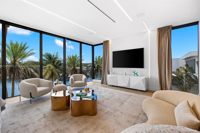 $9,990,000 | 769 Northeast 77th Terrace, Miami, FL 33138