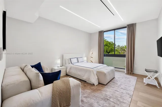 $9,990,000 | 769 Northeast 77th Terrace, Miami, FL 33138