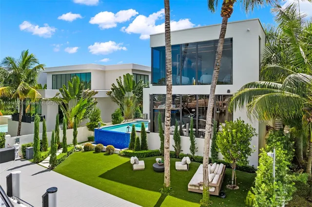 $9,990,000 | 769 Northeast 77th Terrace, Miami, FL 33138