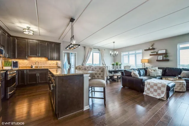 $575,000 | 1199 East Port Clinton Road, Unit 504, Vernon Hills, IL 60061