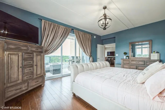 $575,000 | 1199 East Port Clinton Road, Unit 504, Vernon Hills, IL 60061