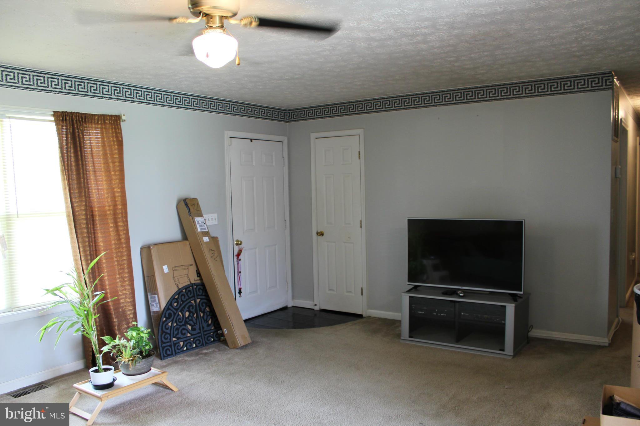72 Declaration Drive Inwood, WV 25428 - Photo 11 of 29 Living Room