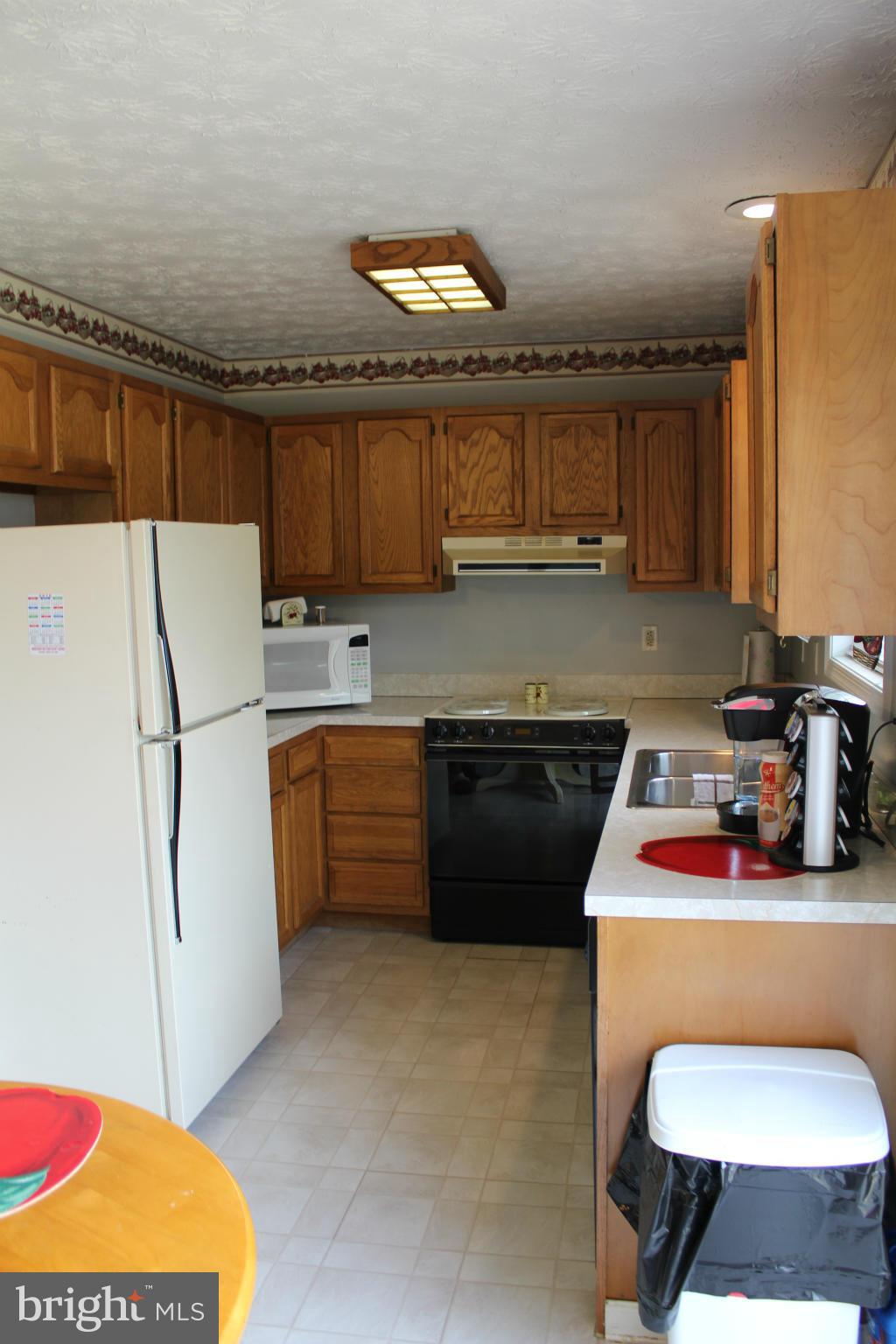 72 Declaration Drive Inwood, WV 25428 - Photo 12 of 29 Kitchen