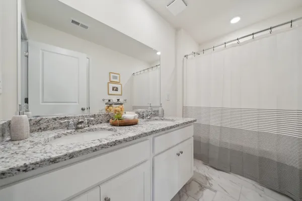 $449,990 | 544 Summercrest Avenue, Waynesboro, VA 22980