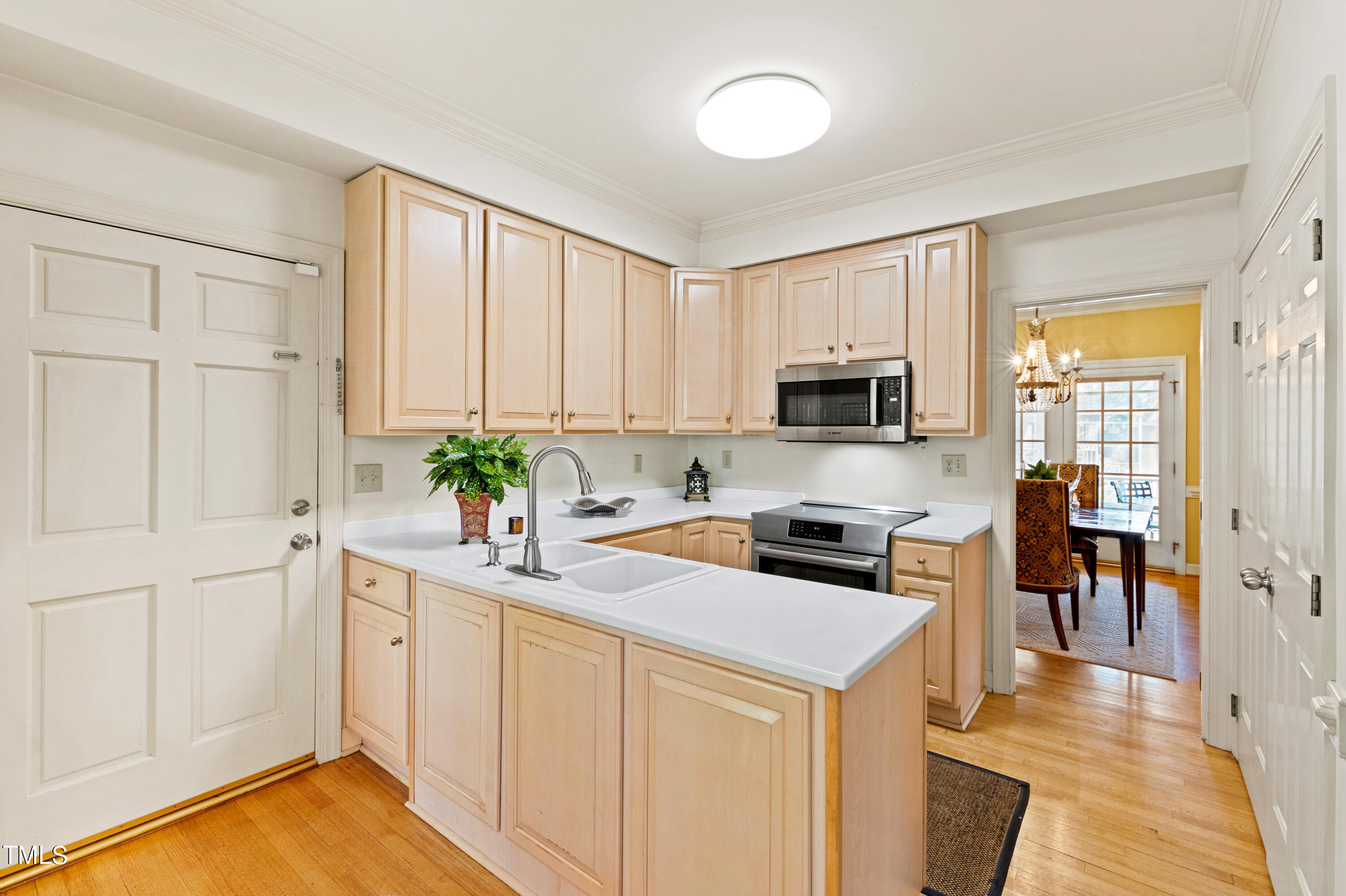 6007 Cobridge Square Raleigh, NC 27609 - Photo 7 of 41 Kitchen