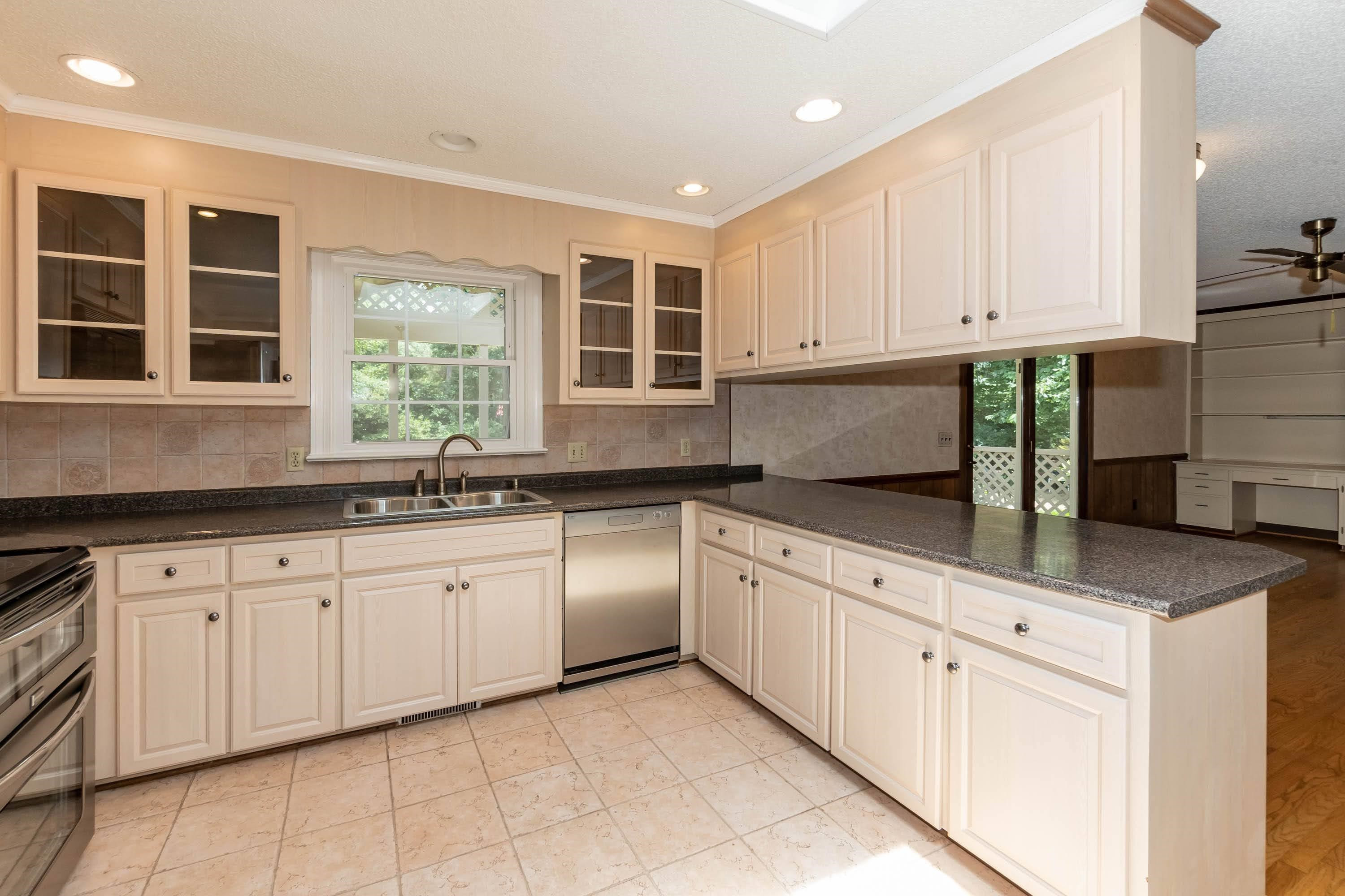 4104 Pepperton Drive Raleigh, NC 27606 - Photo 6 of 47 Kitchen