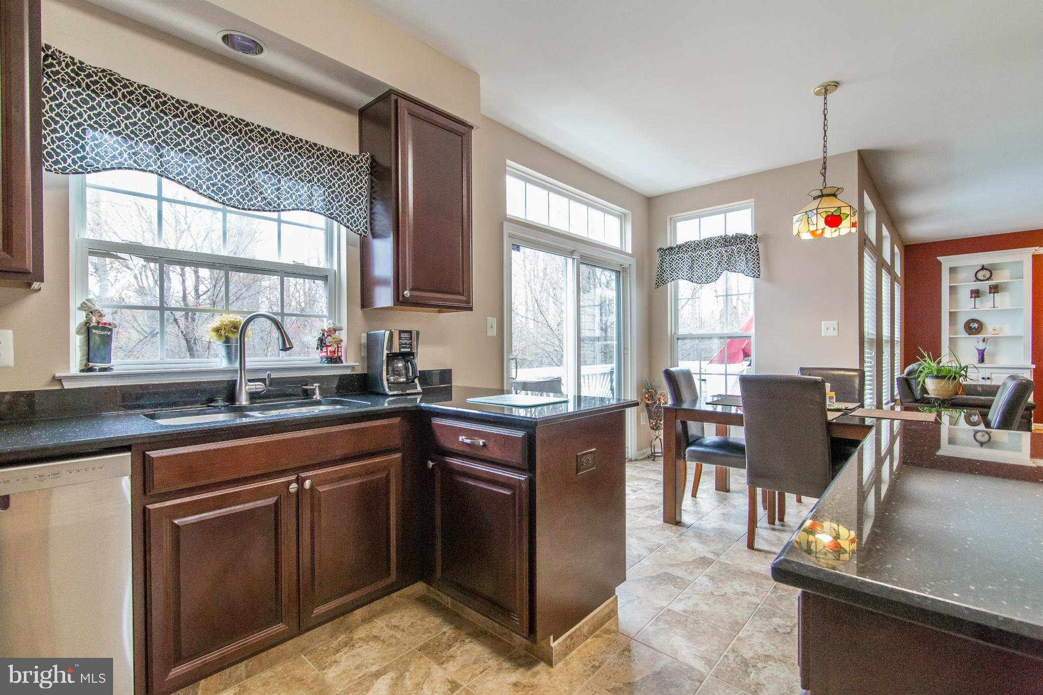 13833 Lullaby Road Germantown, MD 20874 - Photo 11 of 28 Kitchen