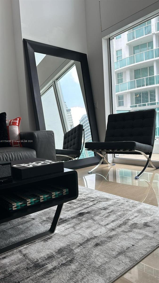 41 Southeast 5th Street, Unit 2011 Miami, FL 33131 - Photo 12 of 38