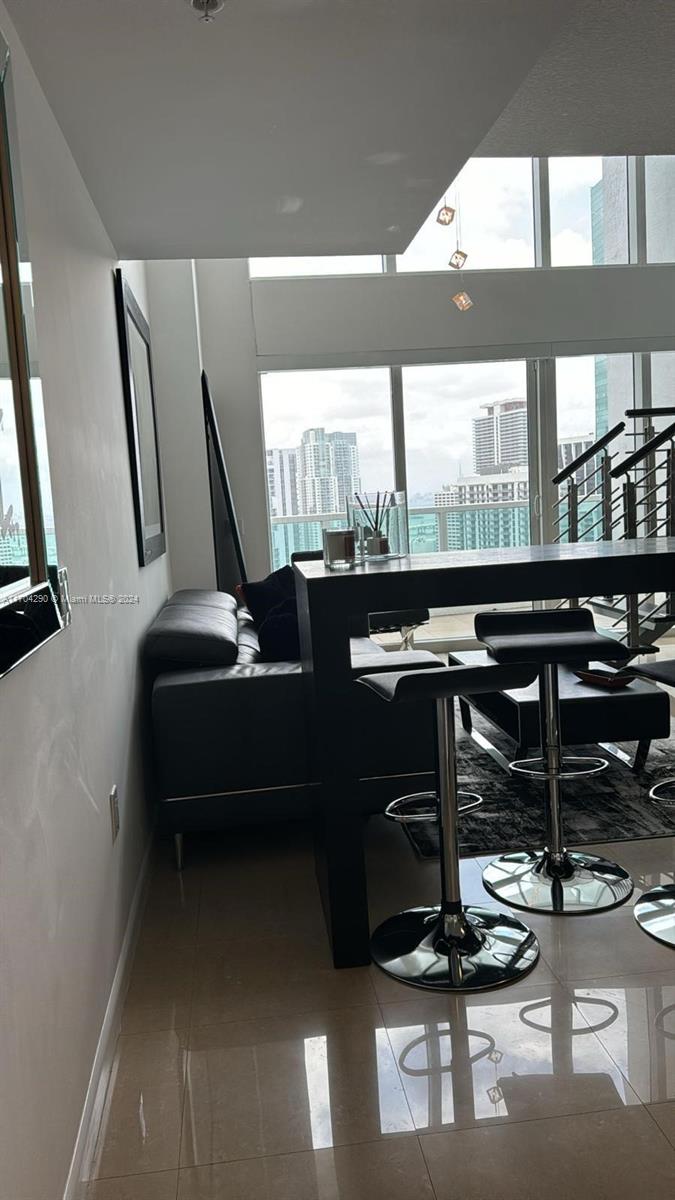 41 Southeast 5th Street, Unit 2011 Miami, FL 33131 - Photo 14 of 38